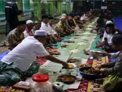 Sahur di Ruas Jalan Baru, Bupati Arief Rohman Ajak Warga Kemiri Jaga Kekompakan dan Dukung Pembangunan