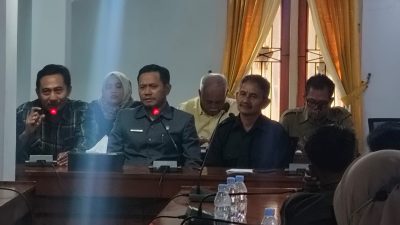 Puluhan Korban Aplikasi Snapboost Ngadu di DPRD Blora