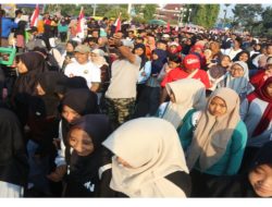 Ribuan Warga Blora Tumpah Ruah Ikuti Jalan Sehat HUT ke-81 RI, Rebutkan Doorprize hingga Motor